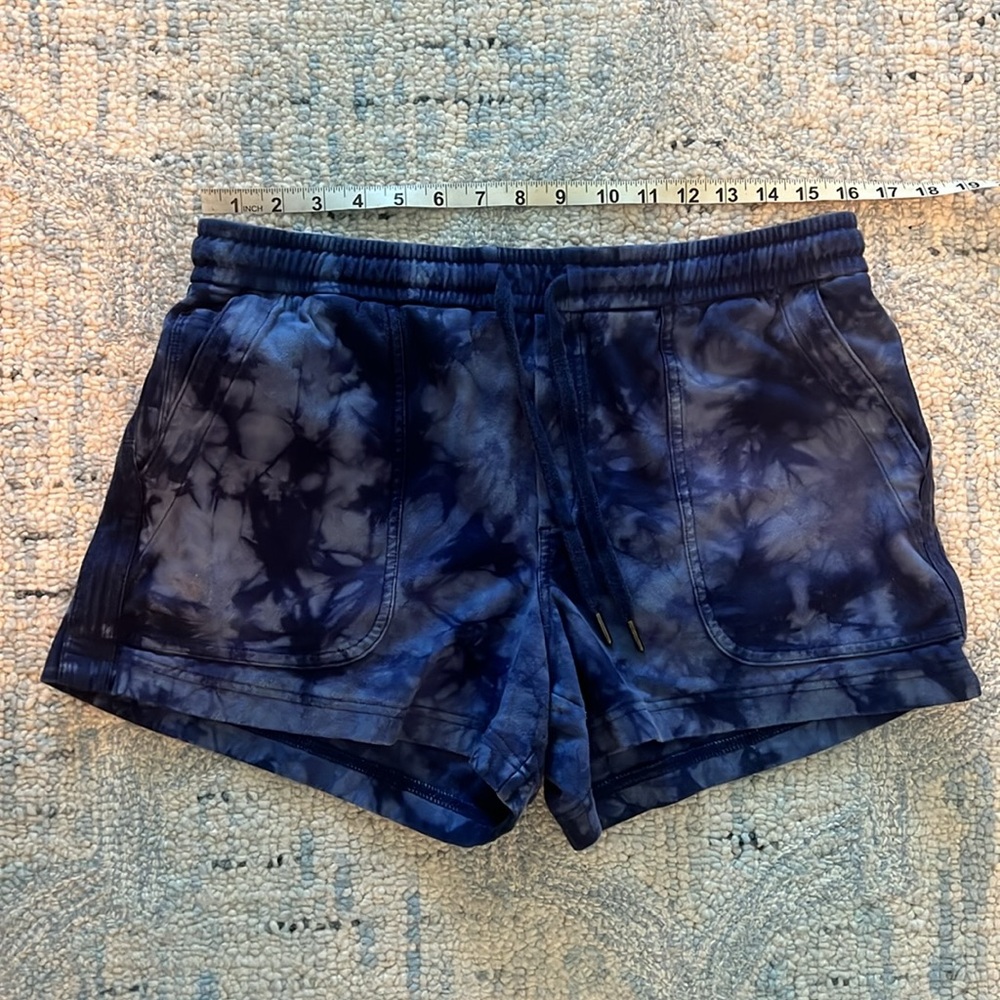 Athleta Farallon Cotton Shorts in Blue Tie Dye - Picture 5 of 10